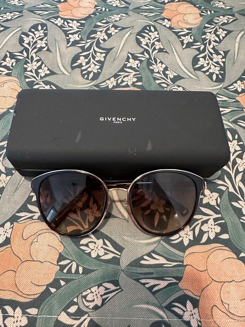 Givenchy sunglasses shop round