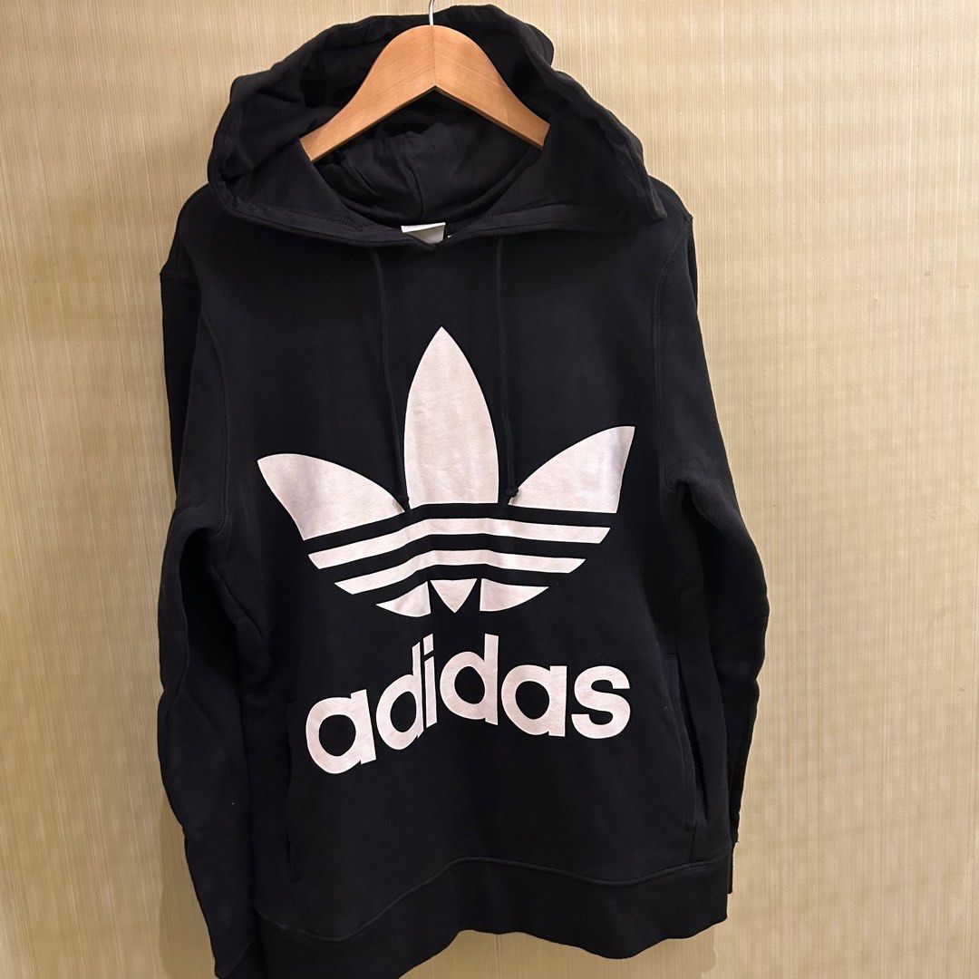 9.5 Adidas Logo