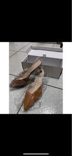 尖頭高跟鞋