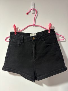 黑色牛仔短褲
