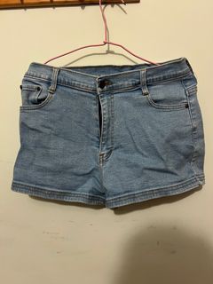 牛仔短褲