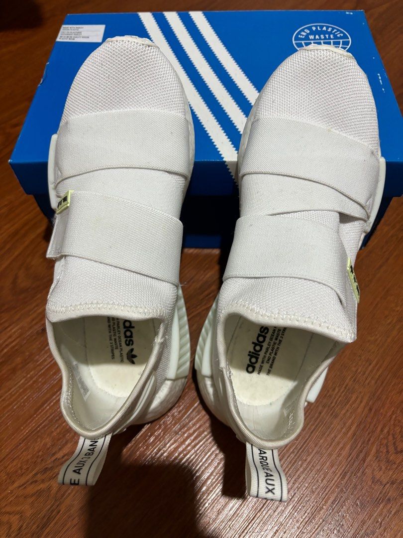 Adidas no hotsell lace shoes womens
