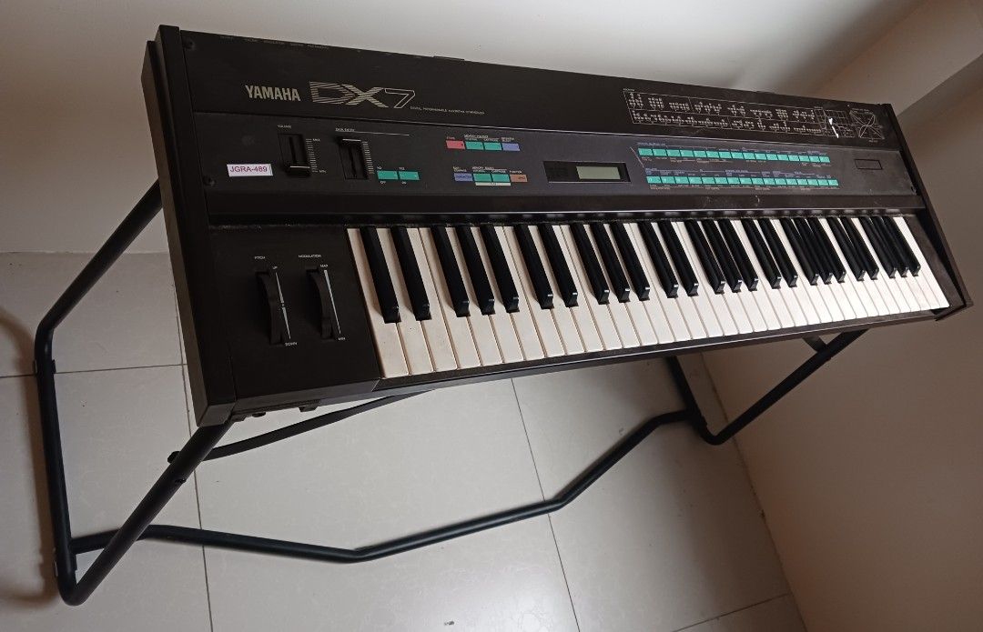 YAMAHA DX7S - 鍵盤楽器