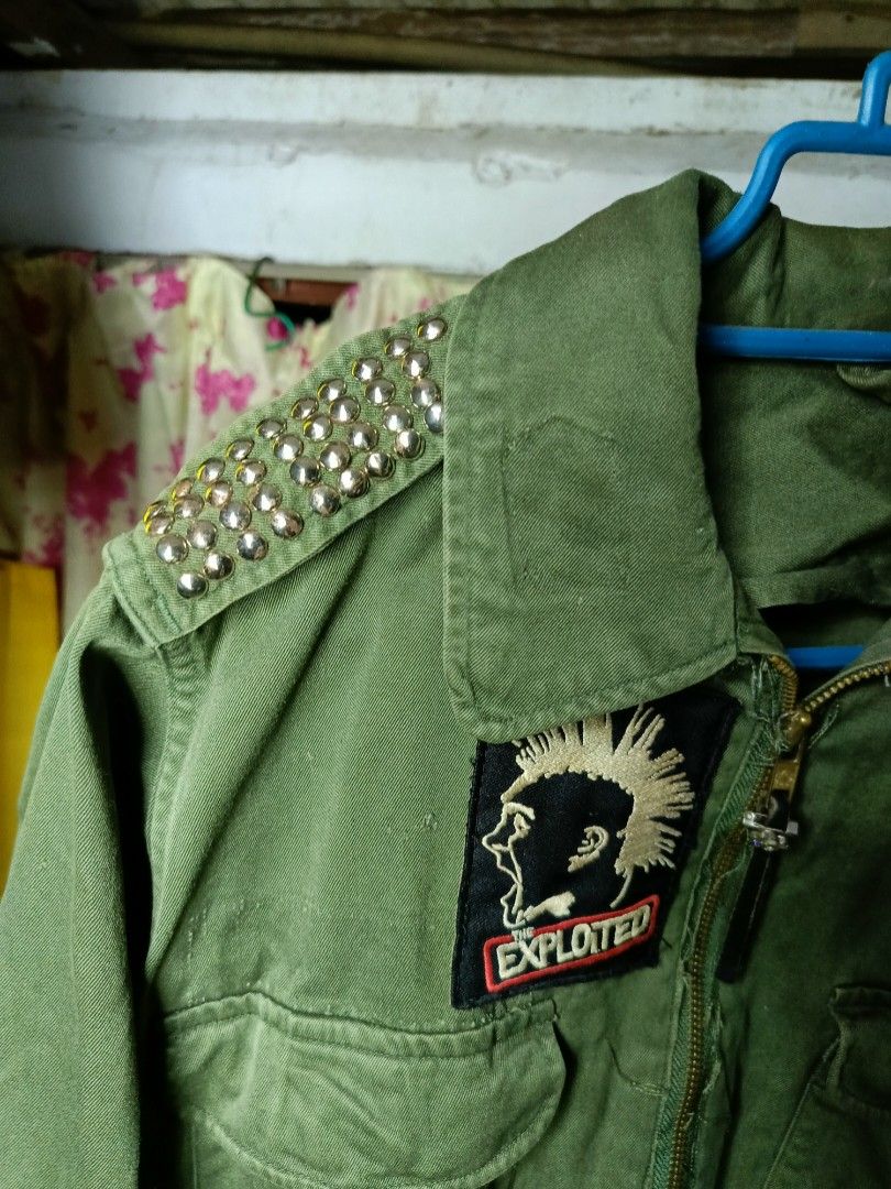 army green jacket, Men's Fashion, Coats, Jackets and Outerwear on Carousell