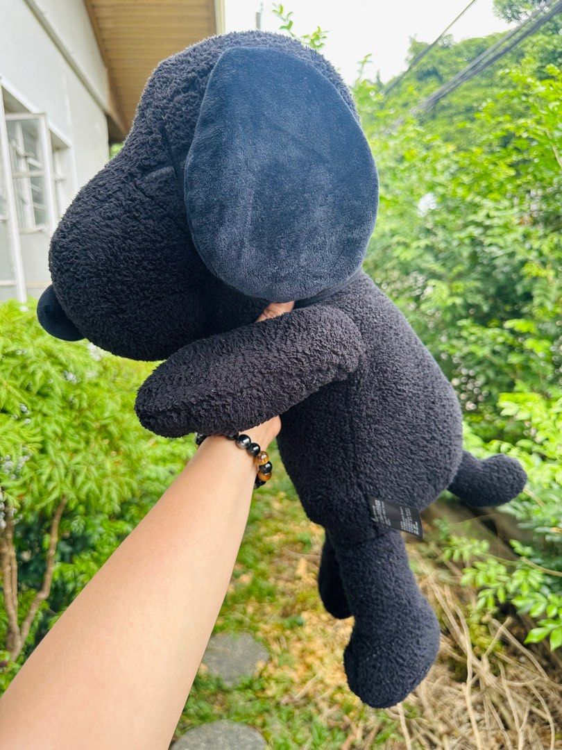 Authentic Kaws x Uniqlo x Snoopy Peanuts Plush (Category: Plushies & Soft Toys) located in Marikina City. Submitted by cadencelane (Listing ID 1270127519, Image 1). Description: Authentic From SG box Large Snoopy Plush Dimensions 9 x 22 x 9 inches Small Snoopy Plush Dimensions Approx 30cm Preloved Perfect for Kids and collectors .
