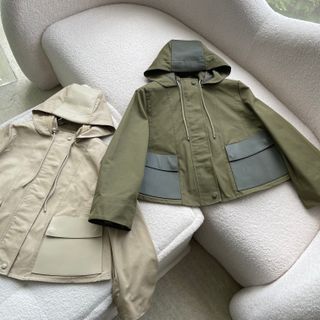 (Category: ) located in . Submitted by luxcloset.shop (Listing ID 1270189447, Image 1). Description: .