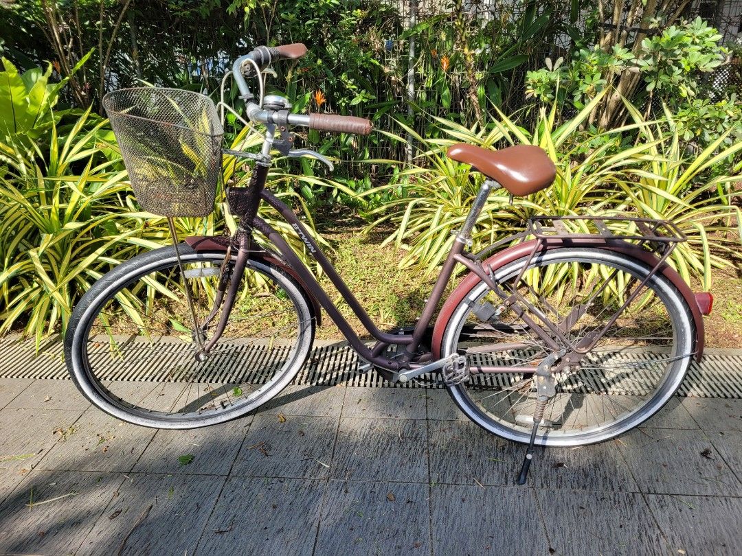 Bitwin city bike by Decathlon Dutch style