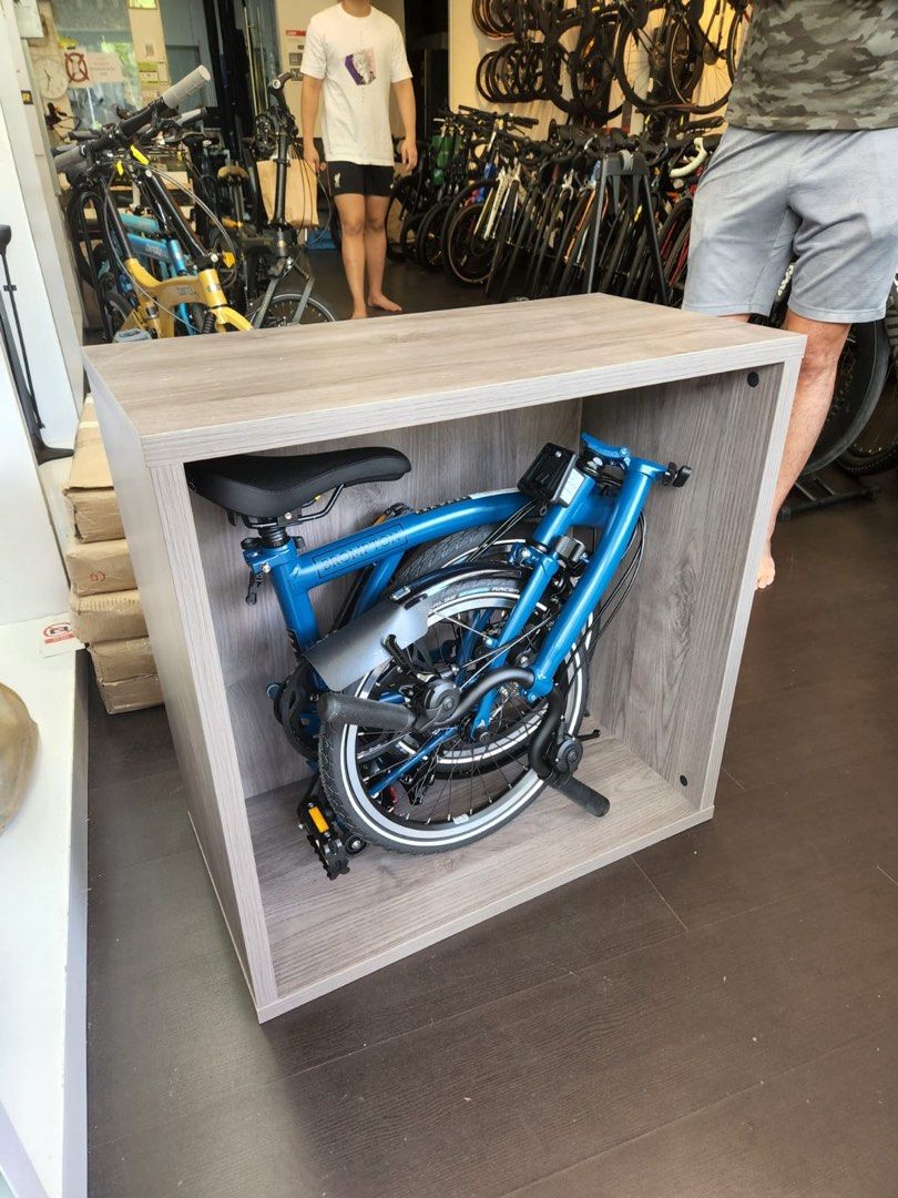 Brompton shelf 2025