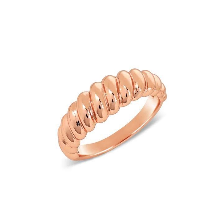 BYI ROSE GOLD TWISTED ROPE RING IN SIZE 5 Women s Fashion