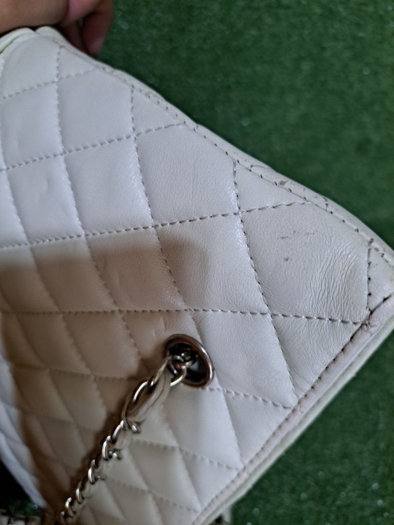 Chanel white (Category: Luxury Bags & Wallets) located in Batangas. Submitted by venus232nd (Listing ID 1270137619, Image 3). Description: with holo sticker.
