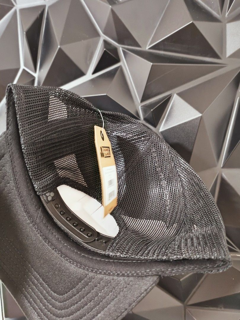 CHANNEL ISLANDS SURF TRUCKER HAT (Category: Caps & Hats) located in Bacoor. Submitted by secretsup (Listing ID 1270090833, Image 3). Description: AUTHENTIC CHANNEL ISLANDS SURF TRUCKER HAT 799 PLUS SF.
