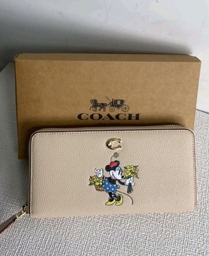 Minnie hotsell coach wallet