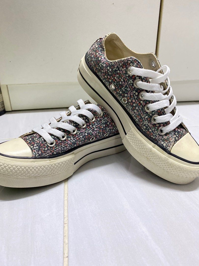 Converse girls