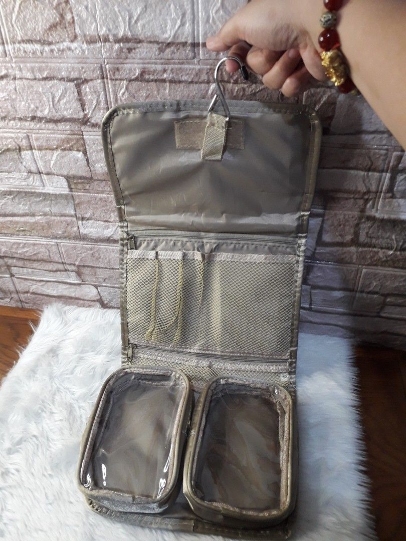 Skincare pouch hotsell kit
