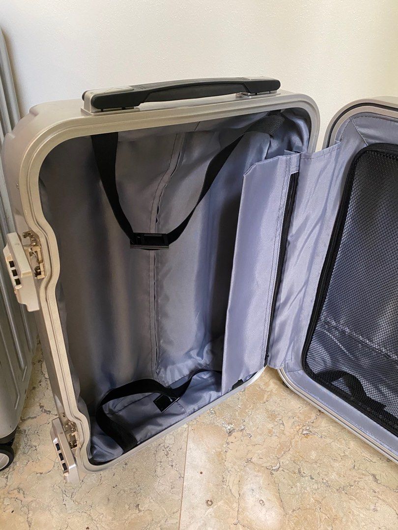 Delsey luggage (Category: Luggage) located in Cebu City. Submitted by herluxe_official (Listing ID 278749206, Image 3). Description: Delsey luggage Package SMALL,MEDIUM & LARGE .