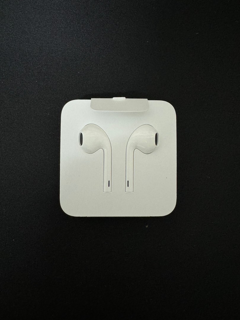 EarPods (Lightning Connector), Mobile Phones & Gadgets, Mobile & Gadget