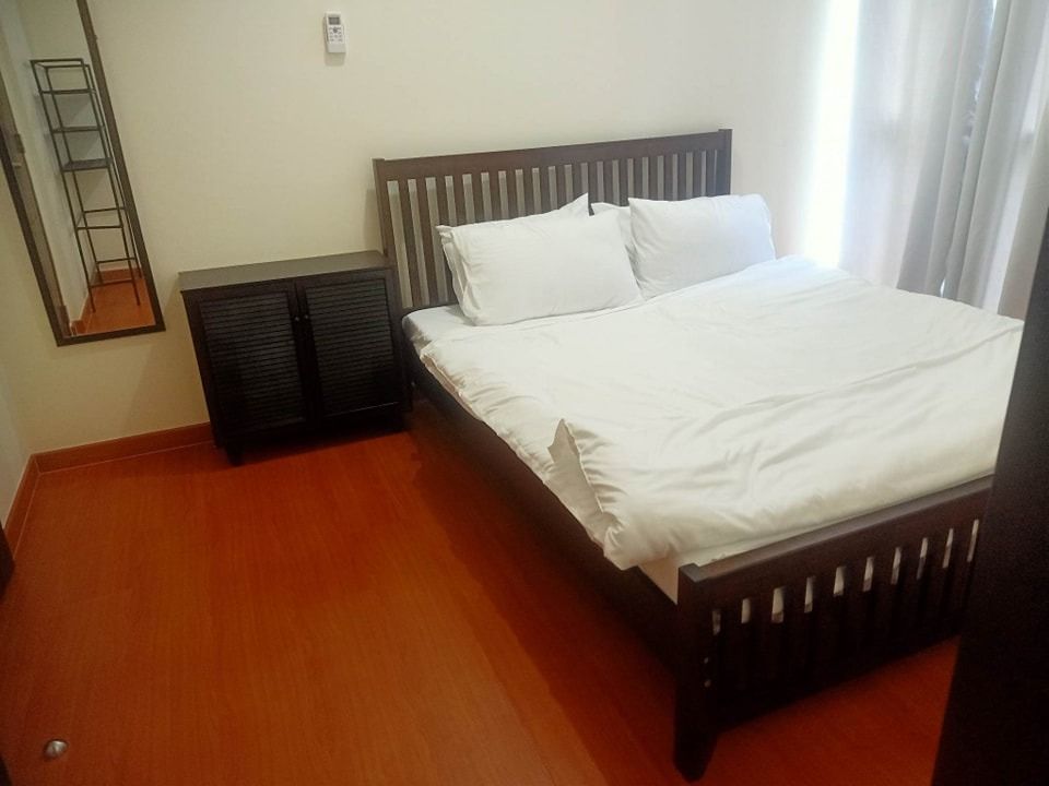 AXIS RESIDENCES 2 BEDROOMS FOR SALE (Category: Apartments & Condos) located in Pasig City. Submitted by PhilRealEstateFinder (Listing ID 1270170032, Image 2). Description: FOR RENT Axis Residences Pioneer, Mandaluyong 2 Bedrooms 2 T&B FA: 52 SQM View: Pasig River Fully-Furnished PRICE:10.5M SARENA SUKHANI PRC lic: 14456 09175566291 JULIET SESE PRC LIC:2846 09175517784.