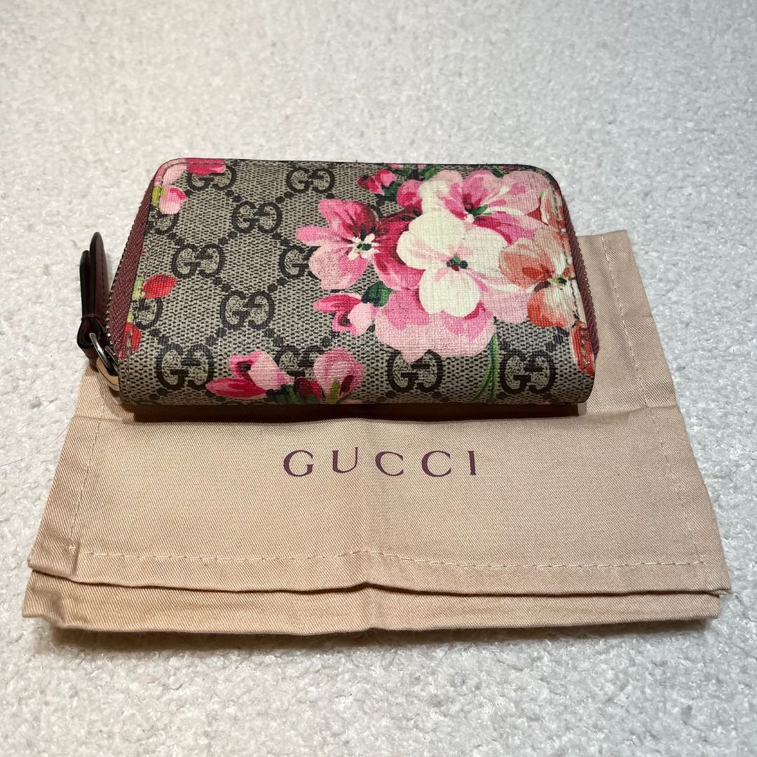 GUCCI GG Supreme Monogram Blooms Zip Around Card Case Wallet Beige
