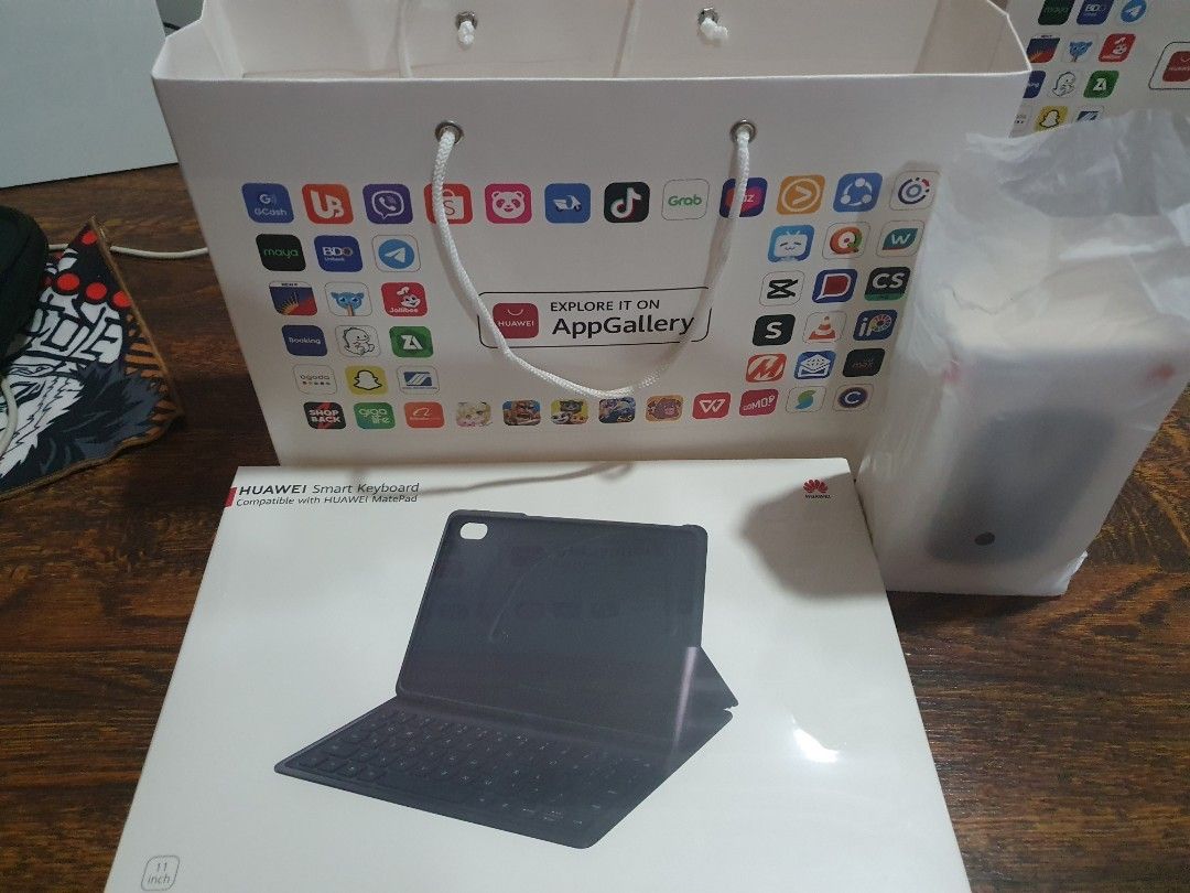 Huawei matepad 11 Accessories (Category: Android) located in Quezon City. Submitted by Oppachan (Listing ID 1270236528, Image 2). Description: Keyboard - 4000 Mouse - 500 pen nib and Charger(Use 2x for tab)- Free [All Negotiable especially the set] MOP - GCASH, THRU BDO Counter, METRO BANK.