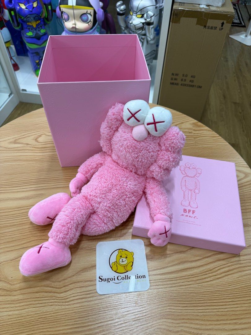 kaws bff pink　新品　世界3000体限定 BFF KAWS 3,000体限定！ 世界3000体限定 KAWS BFF PLUSH PINK