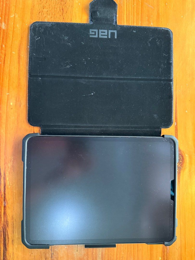 Ipad Pro 2021 (Category: iPad) located in Cagayan de Oro. Submitted by selling.personal.stuff (Listing ID 1270116868, Image 2). Description: With free original UAG metropolis case. complete with box and charger. Wifi only. free sf nationwide.