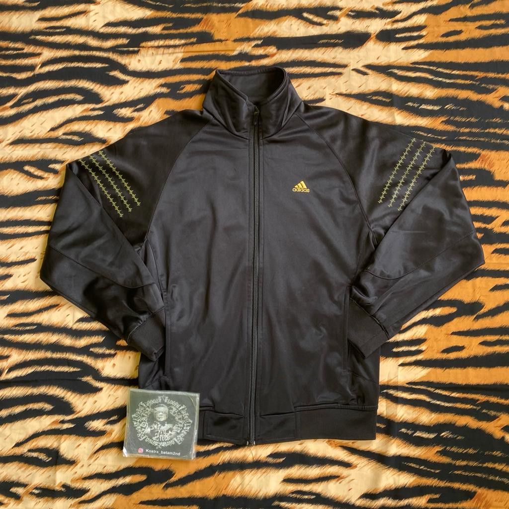 Foto jaket adidas sales
