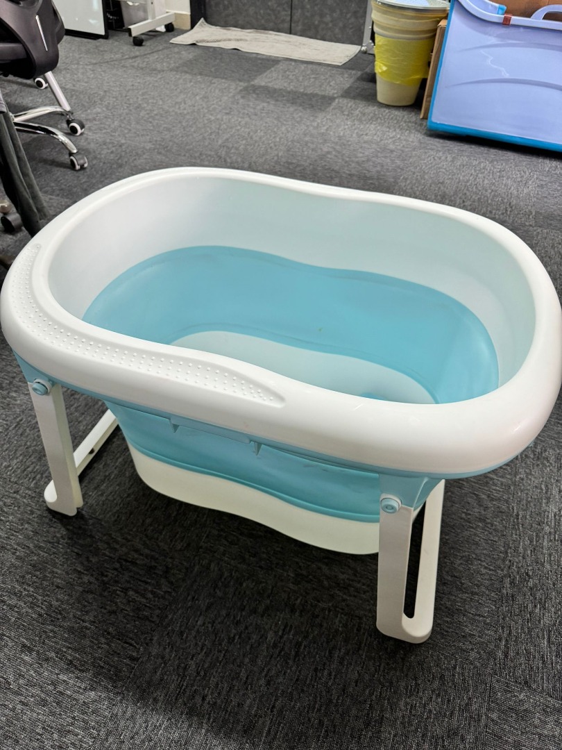 Large Portable Bathtub (Tall), Babies & Kids, Bathing & Changing