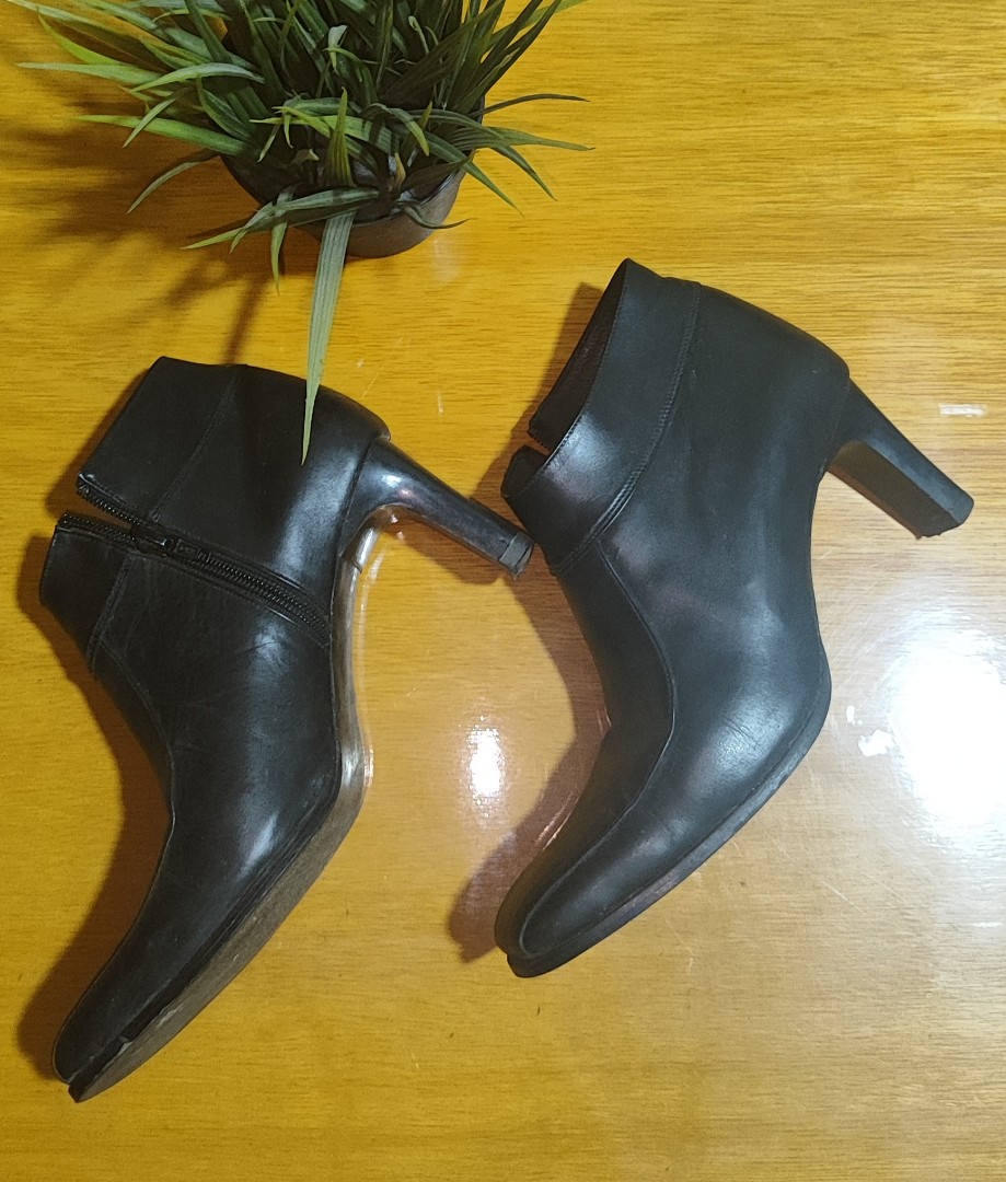 Leather boots, Women's Fashion, Footwear, Boots on Carousell