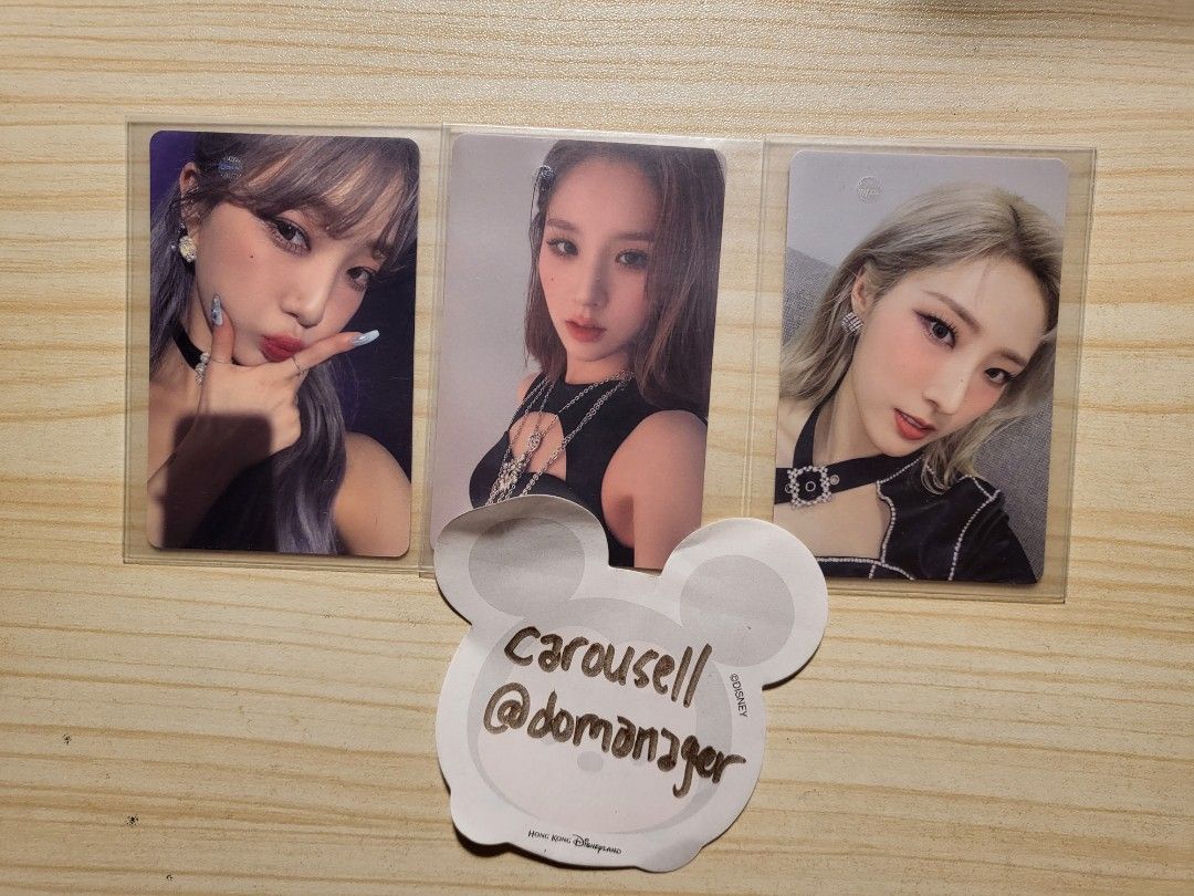 LOONA Merchandise Collection MONTHLY GIRL LOONA - HEEJIN & HYUNJIN