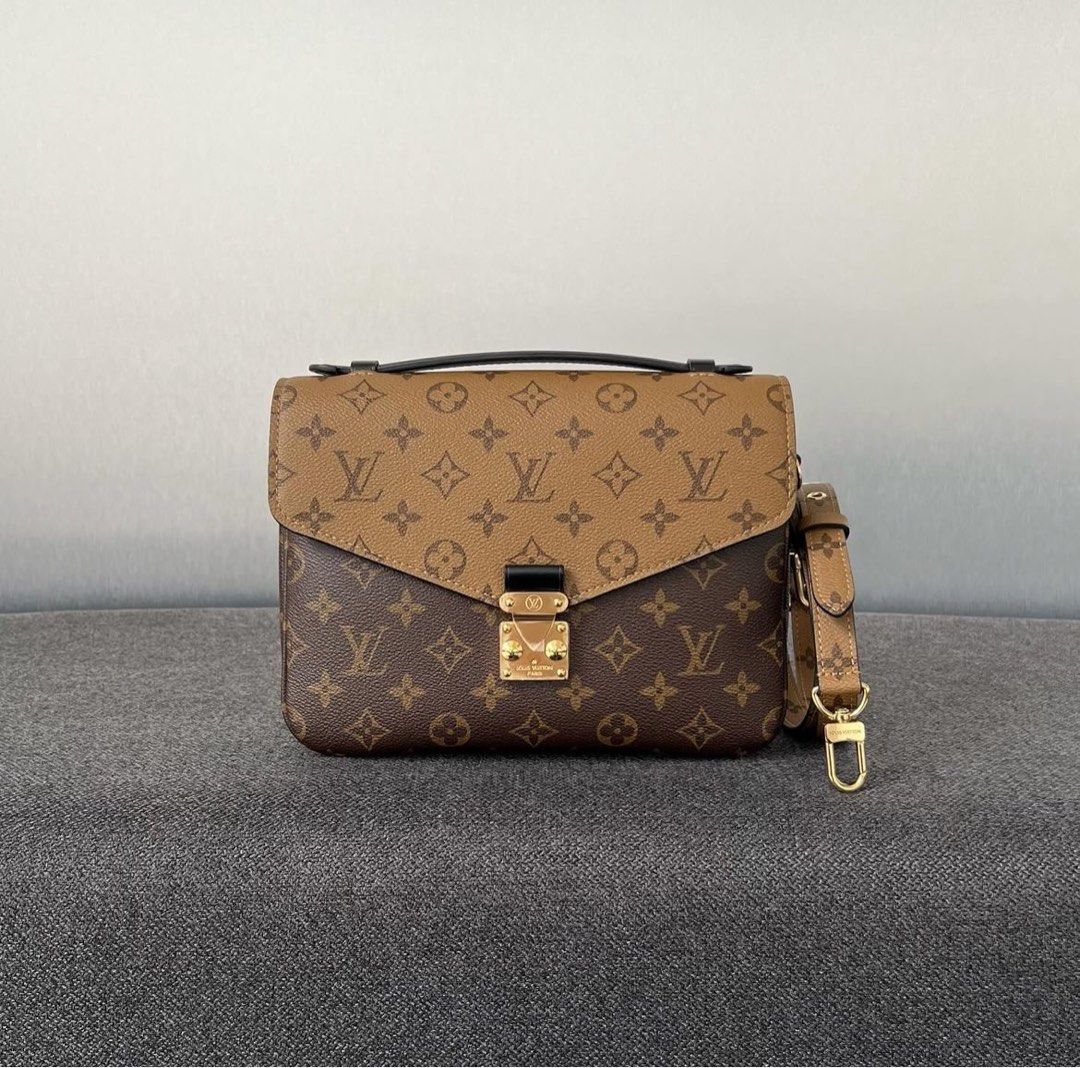 lv pochette metis monogram