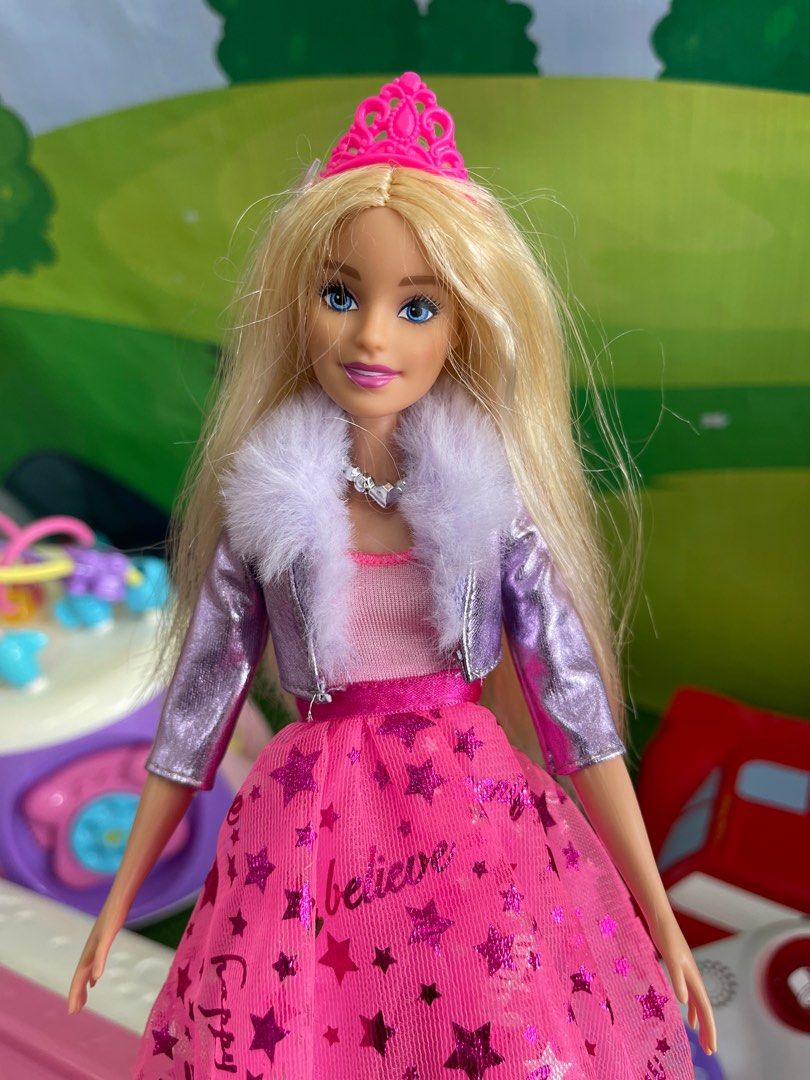 Barbie princess hotsell adventure deluxe doll