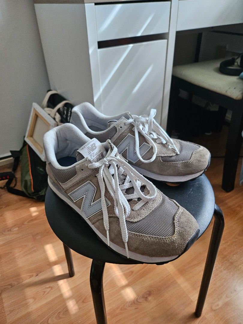 White and grey new balance hotsell 574