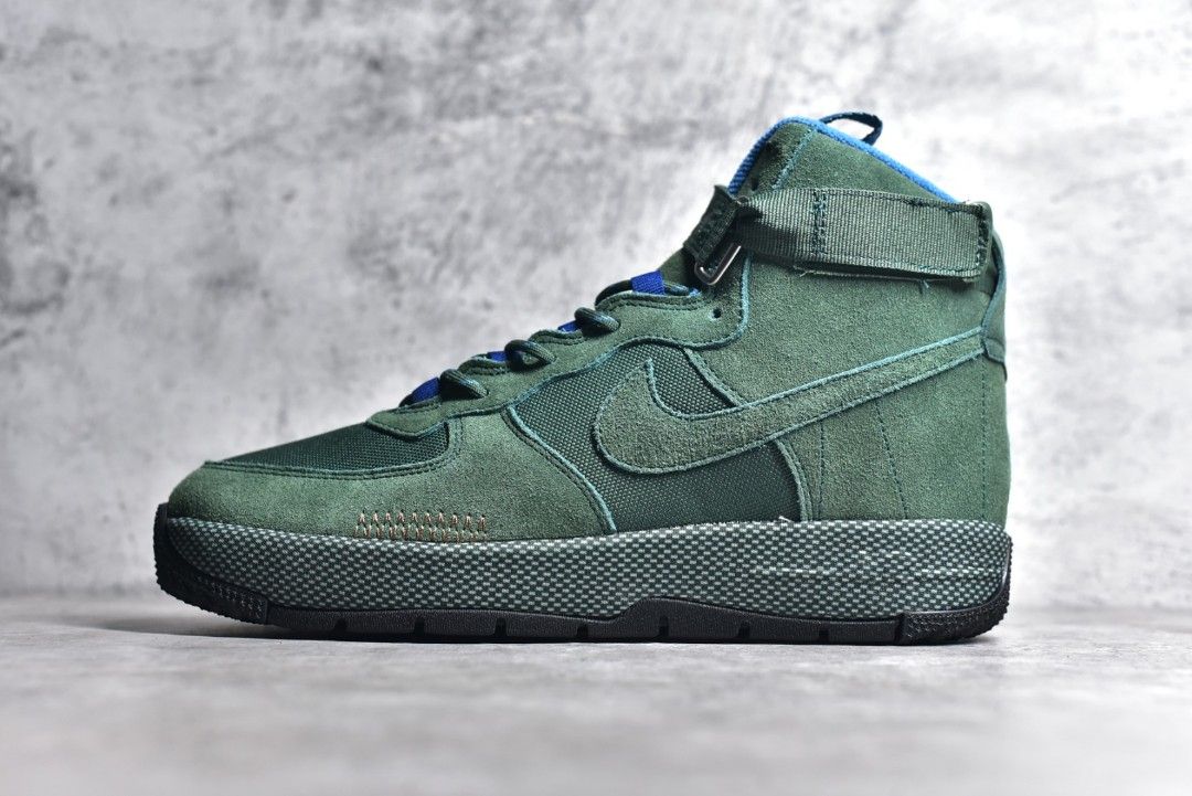 Nike dark green shoes 2025