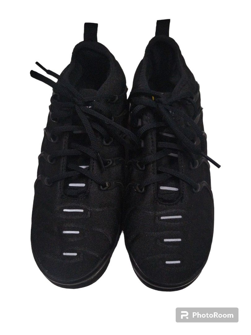 NIKE AIR VAPORMAX PLUS Men s Fashion Footwear Sneakers on Carousell