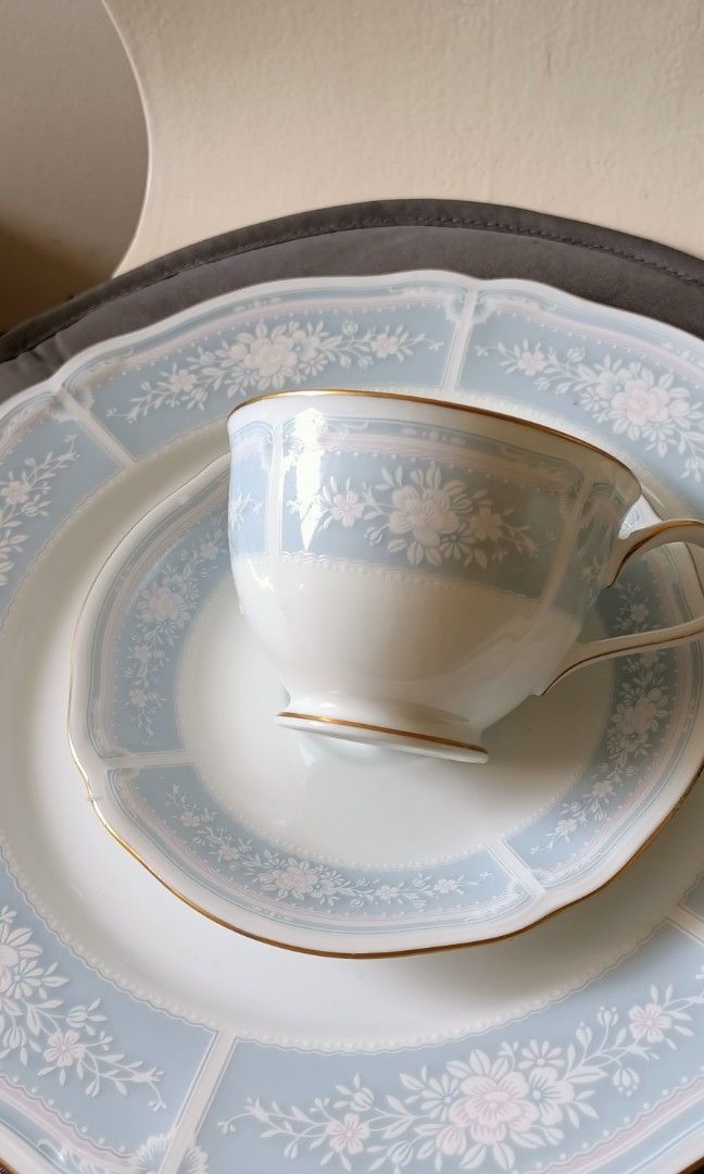 Noritake Lacewood set (Category: Coffee & Tea Tableware) located in Mandaluyong City. Submitted by diynanay (Listing ID 1270249674, Image 3). Description: Noritake Lacewood. 1 large serving plate, 5 cups and saucers set. already discontinued, rare find! rest of the photo upon request. price slightly negotiable.