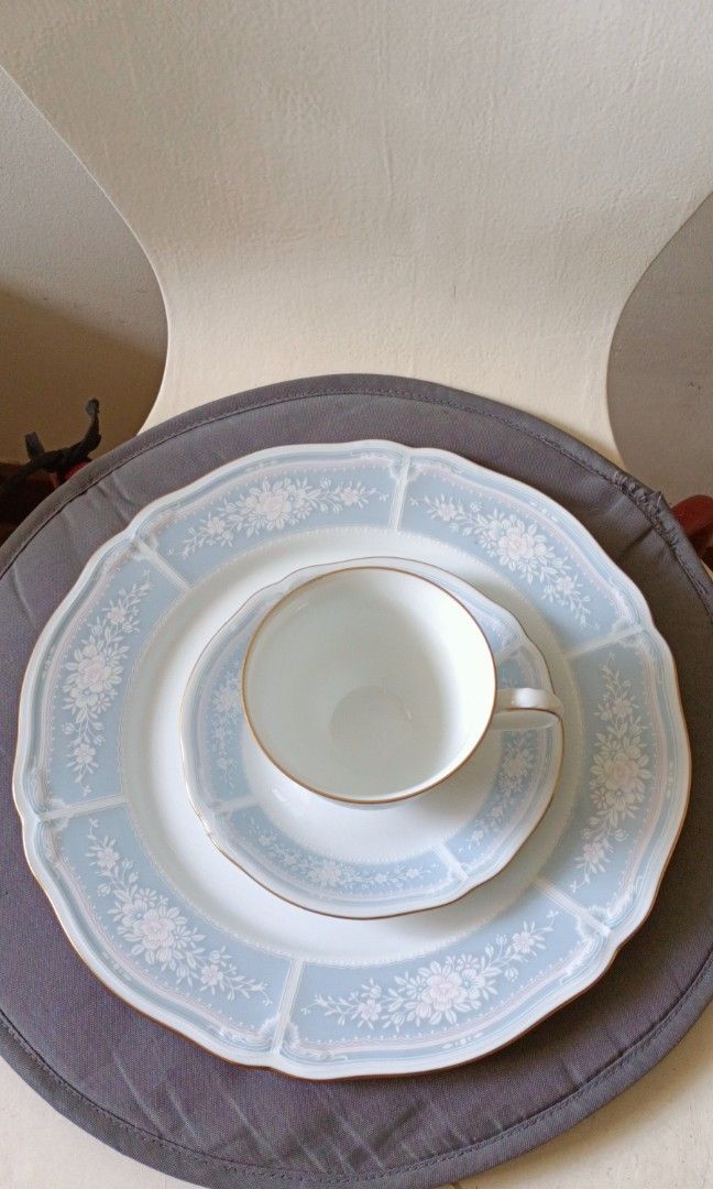 Noritake Lacewood set (Category: Coffee & Tea Tableware) located in Mandaluyong City. Submitted by diynanay (Listing ID 1270249674, Image 2). Description: Noritake Lacewood. 1 large serving plate, 5 cups and saucers set. already discontinued, rare find! rest of the photo upon request. price slightly negotiable.