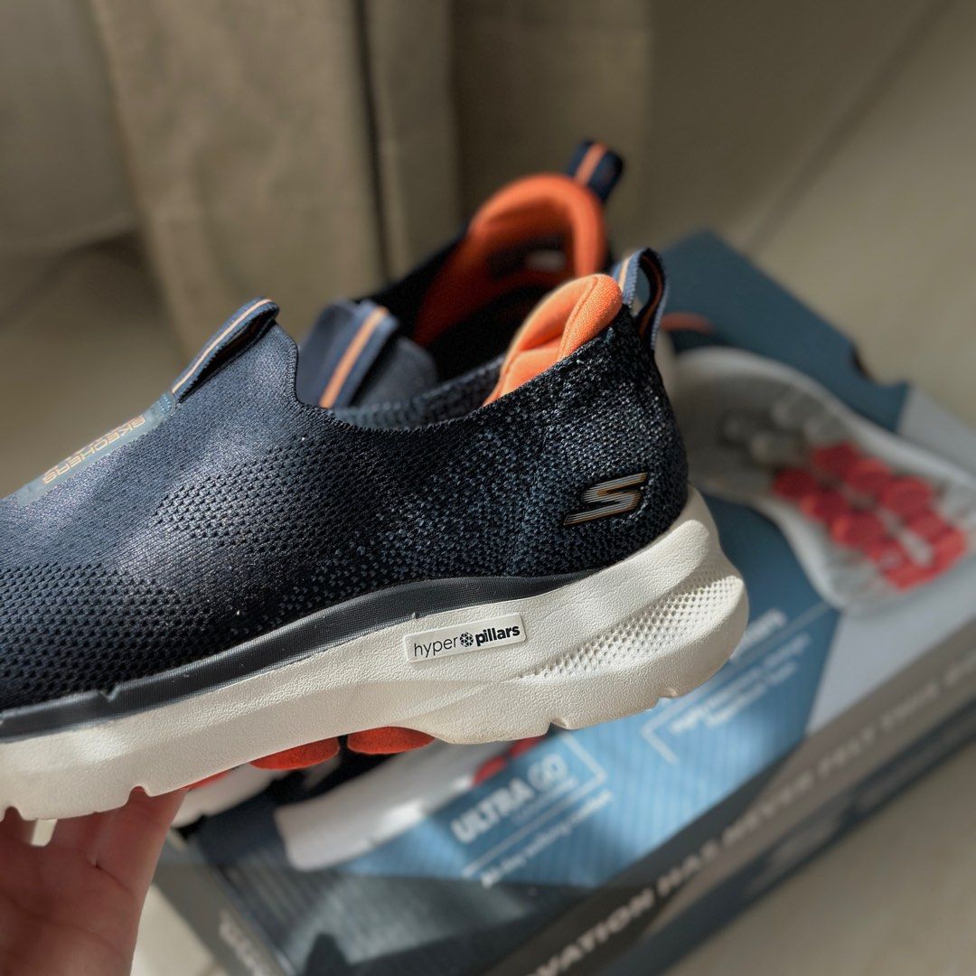 Sepatu on sale lari skechers