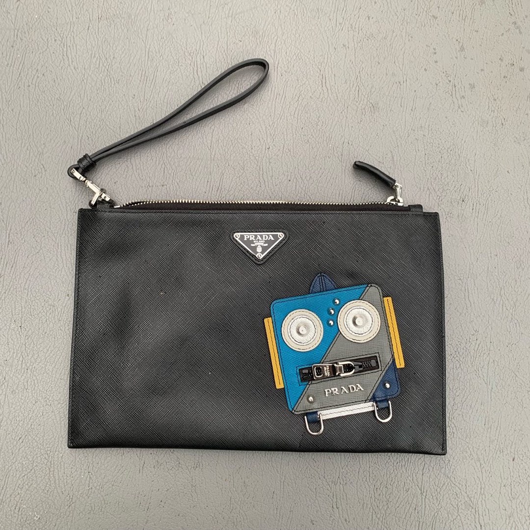Prada robot clutch 2025