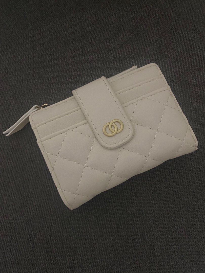 Quilted Cream Short Wallet , Women's Fashion, Bags & Wallets, Wallets & Card Holders on Carousell