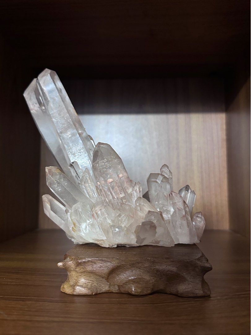 Red quartz store