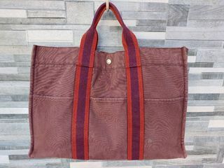 SALE📌📌📌
P2,500 only
# 20545 - Fourre Tout Large Tote Bag 42cm
Coded pero halos di na mabasa
Riri zipper
Kasya long folder
