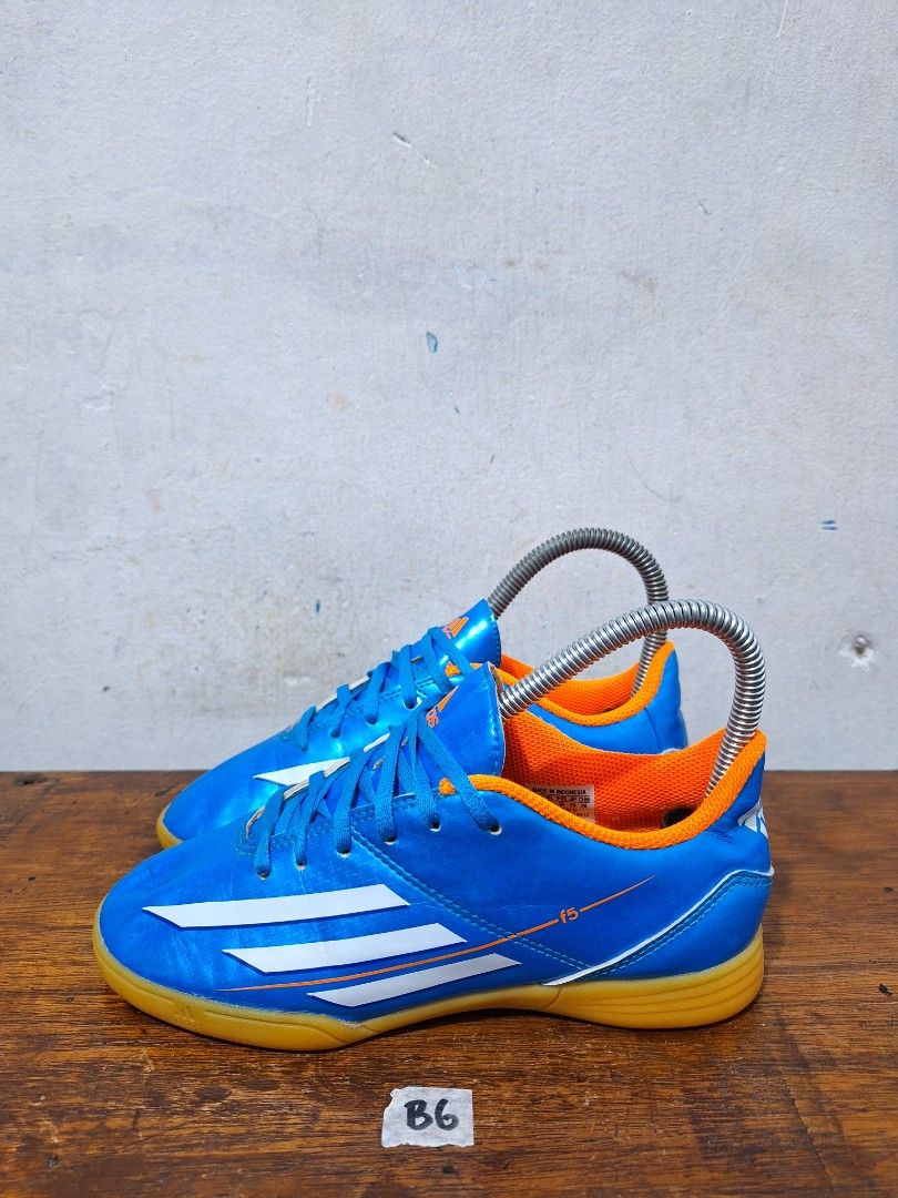 Sepatu futsal anak second original Adidas F5 size 34 Olah Raga