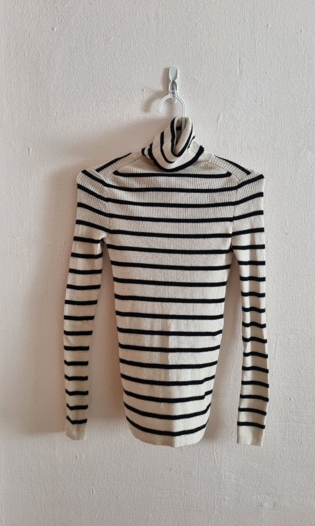 Uniqlo striped turtleneck cheap