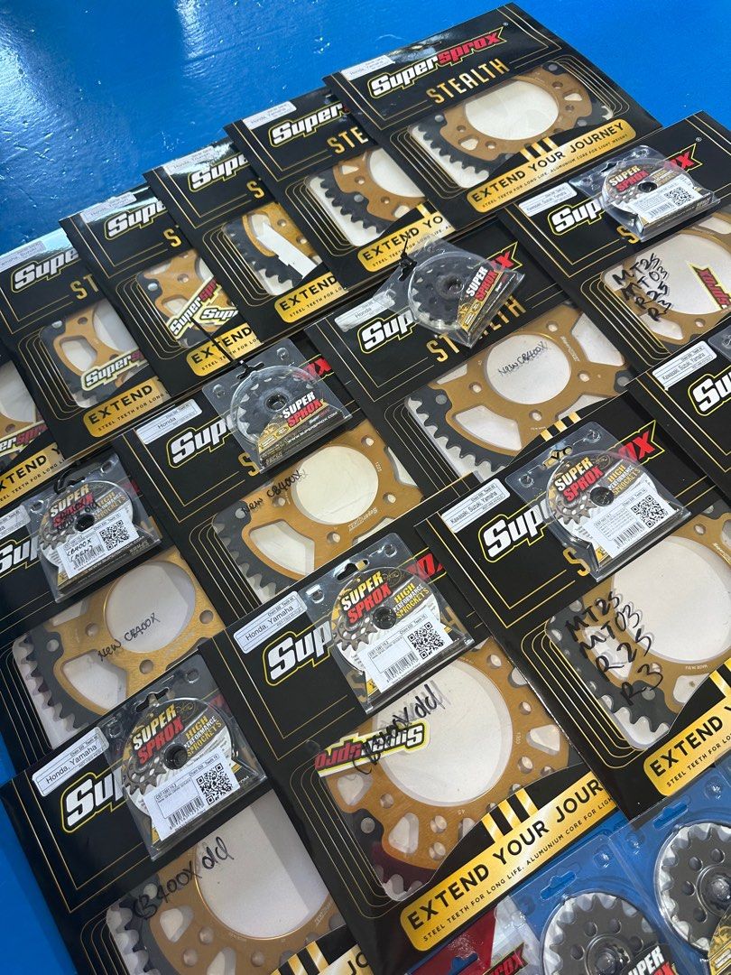 SUPERSPROX SPROCKET SET & DID VX3 X RING GOLD CHAIN 520 525 PROMOTION SUPER 4 CB400 VTEC REVO CB400X OLD NEW NC700X NC700SA NC750X NC750SA R25 R3 MT25 MT03 MT07 MT09 TRACER GT FZ6 FZ7 FZ9 FZ1 FZS1 FAZER 1000 YAMAHA HONDA SUZUKI KAWASAKI KTM MT15 R15 XADV (Category: Motorcycle Accessories) located in Singapore. Submitted by sportsmotor (Listing ID 1270094321, Image 2). Description: SUPERSPROX SPROCKET SET & DID 428/520/525/530 VX3 X-RING GOLD CHAI