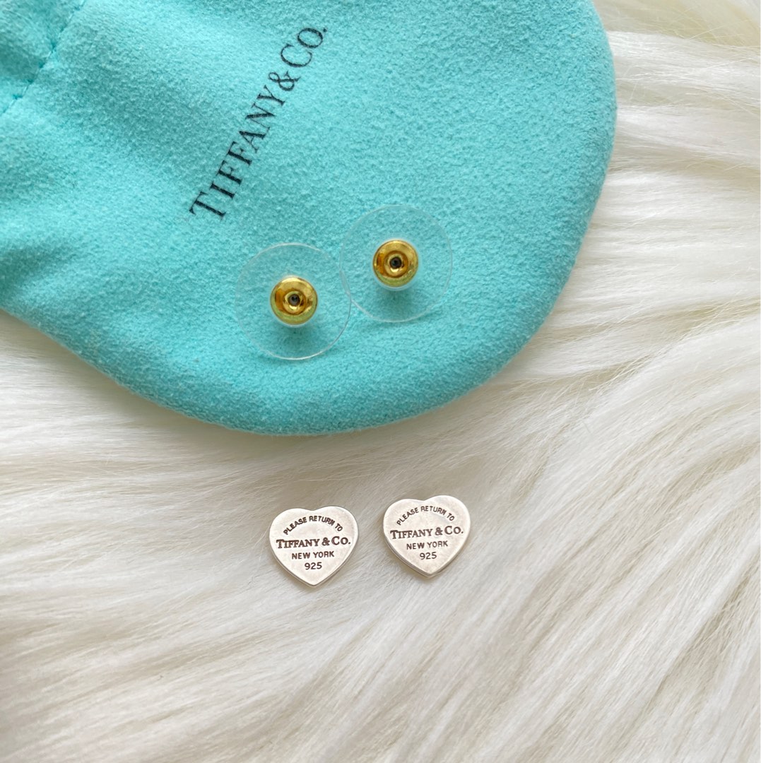 Tiffany and co online heart tag earrings