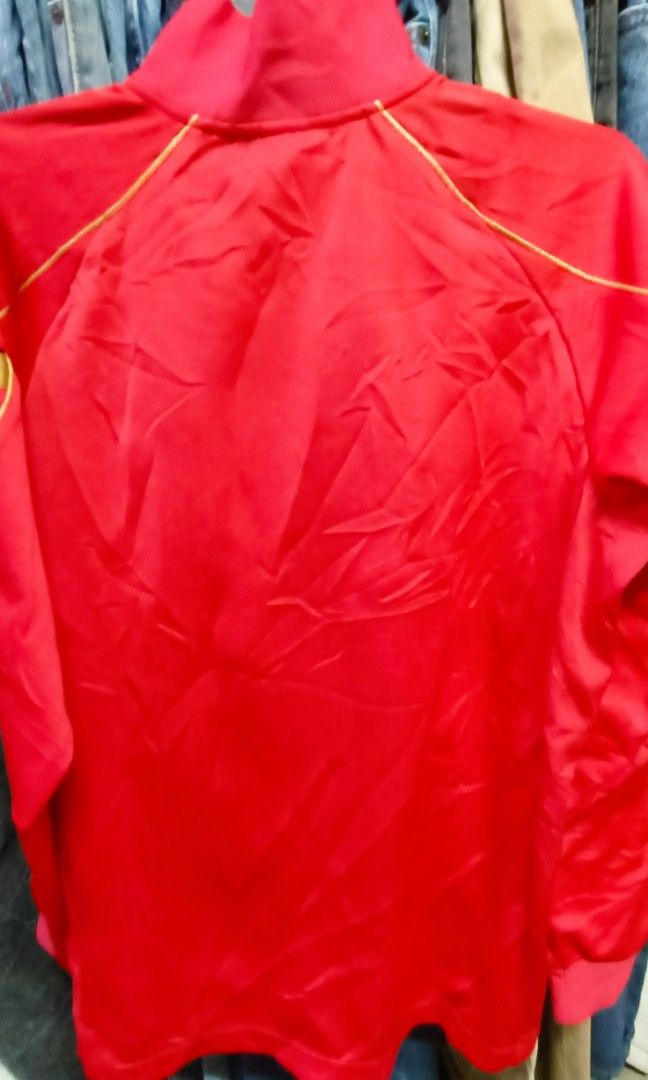 Traktop (Category: Activewear) located in Sepang. Submitted by asyoaiya (Listing ID 1270246364, Image 3). Description: nike condition like new small logo pit22.5 labuh27.