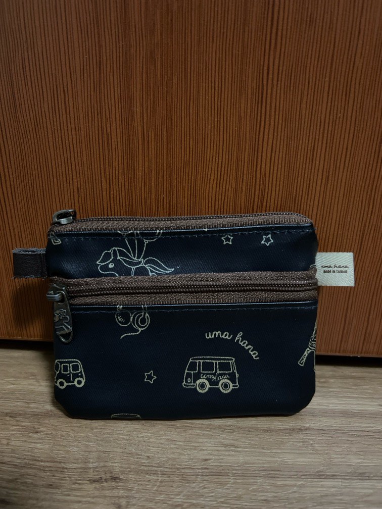 Waterproof outlet coin purse