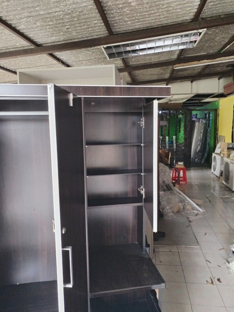Wardrobes Cupboard Almari Baju Area Puchong U.F.M., Furniture