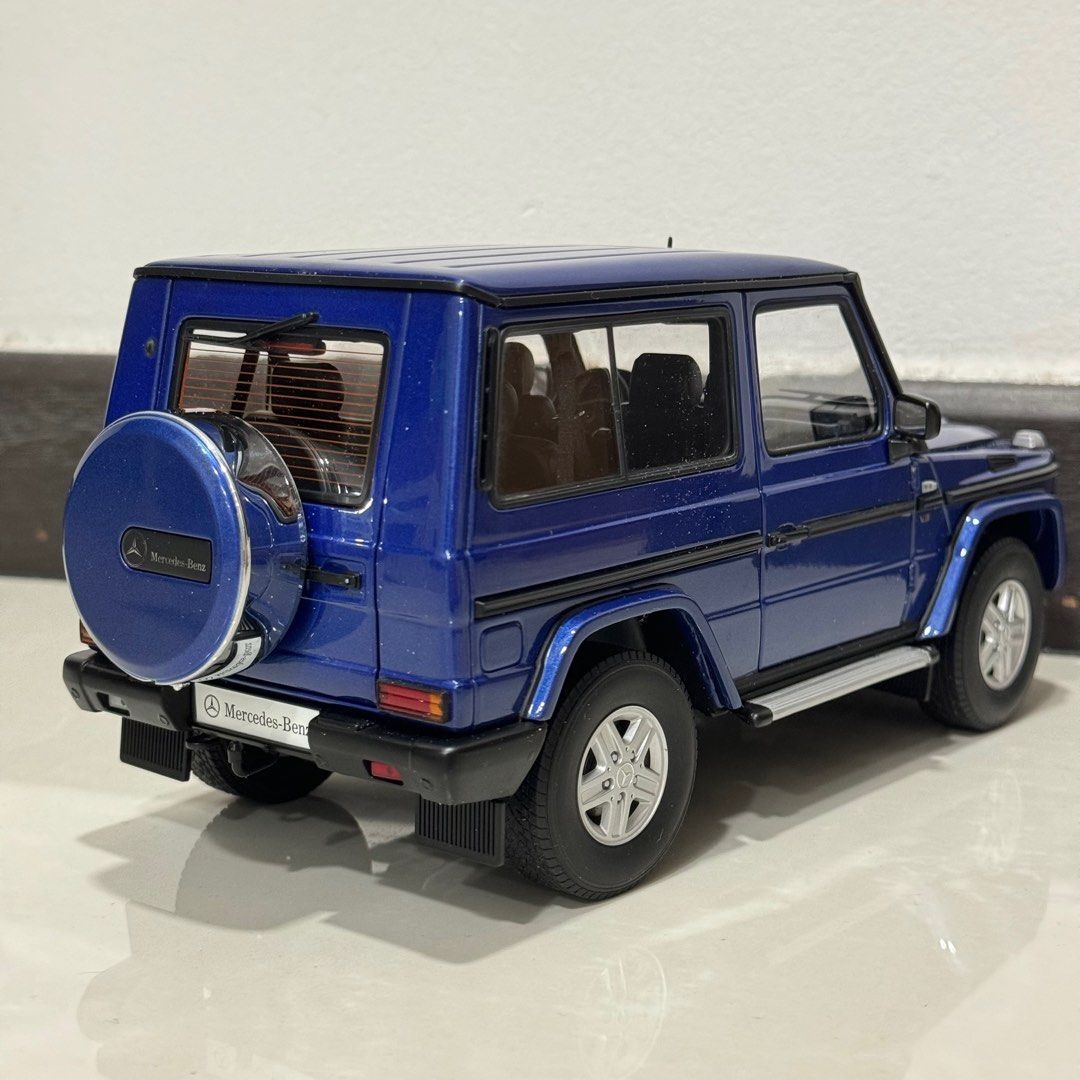 1:18 AutoArt Mercedes Benz G500 SWB 1998 (Blue), Hobbies & Toys