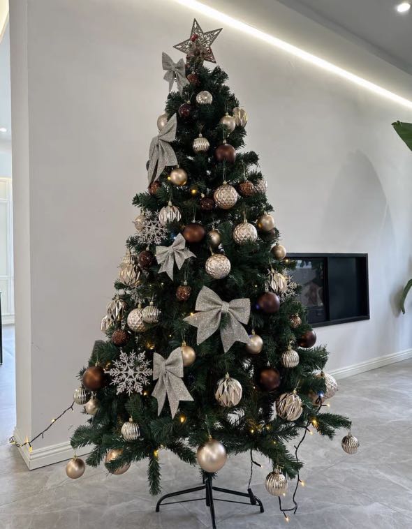 1.8m Christmas Tree Brand New, Furniture & Home Living, Home Decor